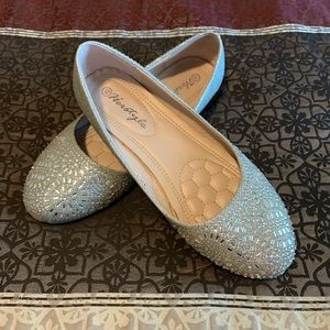 Herstyle “Vicky 8.5” Silver Flats